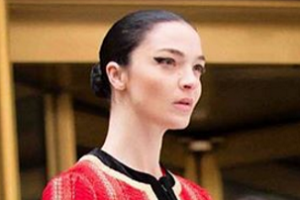 Mariacarla Boscono, star dans la nouvelle campagne publicitaire de Givenchy