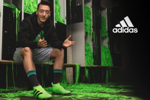 Adidas : Mesut Özil sans lacet à partir du 23 janvier
