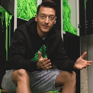 Adidas : Mesut Özil sans lacet à partir du 23 janvier