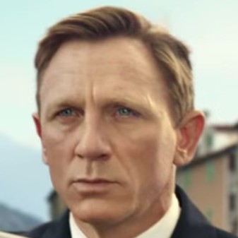 James Bond : Daniel Craig sauvé par une Française dans le nouveau spot Heineken