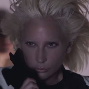 Lady Gaga, déchaînée pour la nouvelle collection Tom Ford