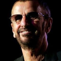 Ringo Starr donne ses vêtements en cuir pour Nixon !